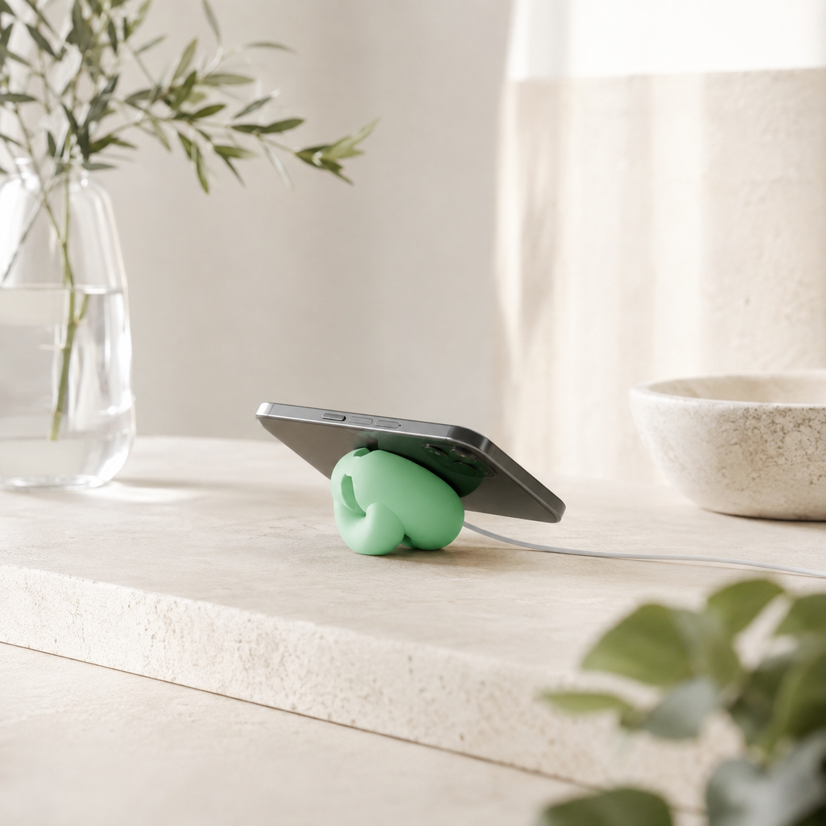 Minimalist Donut MagSafe Charger Stand