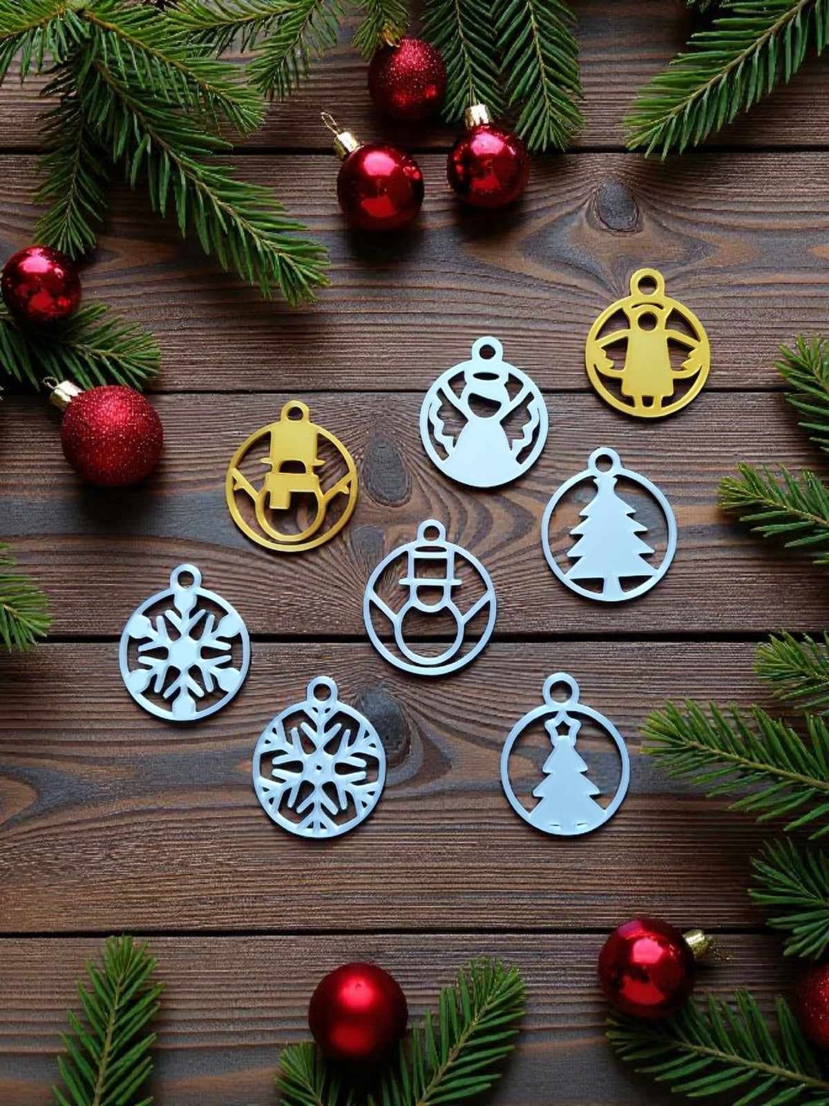 Christmas ornament set product shot 10