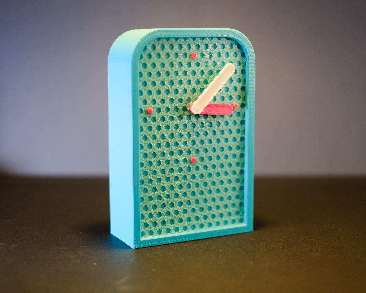 Modern Minimalist Mesh Clock - DSCF0431