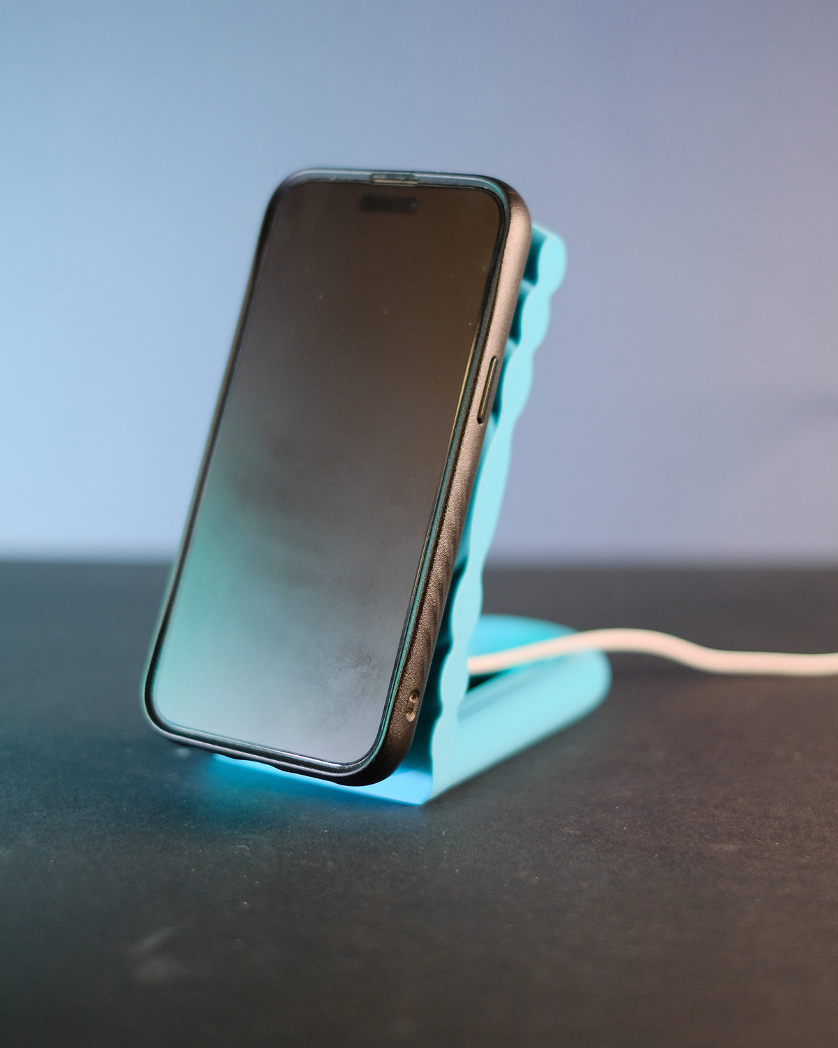 Modern Ripple MagSafe Charging Stand - DSCF0444