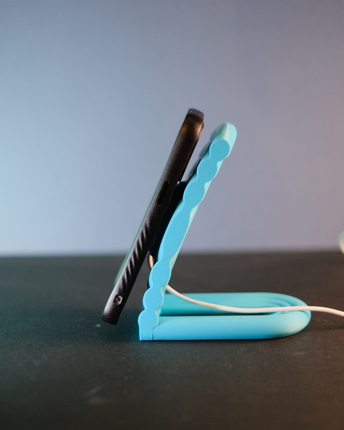 Modern Ripple MagSafe Charging Stand - DSCF0445