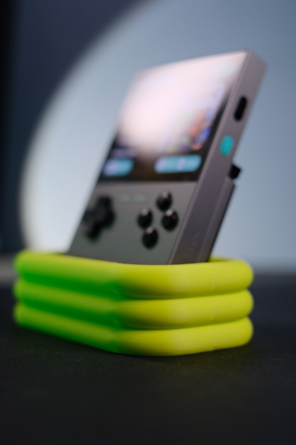 Minimalist Desktop Stand for Trimui Brick - product photo 3