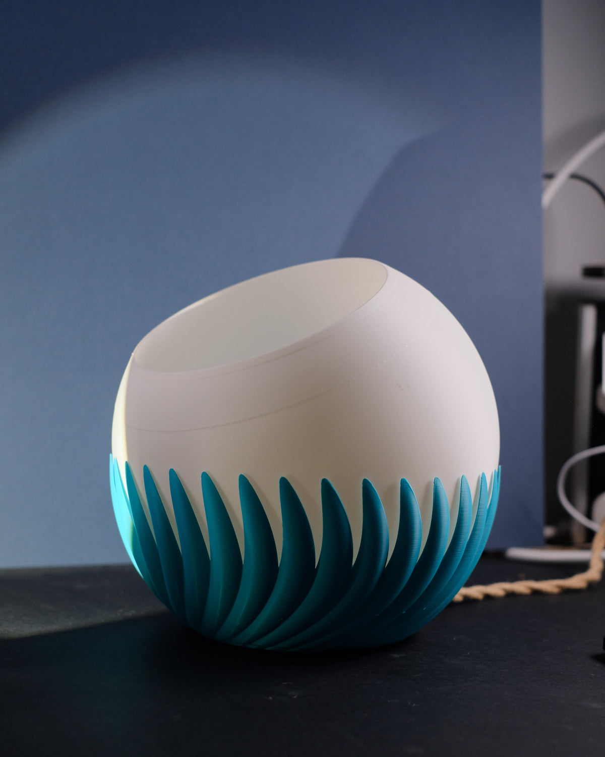 Modern Sphere E27 Lamp warm glow side view