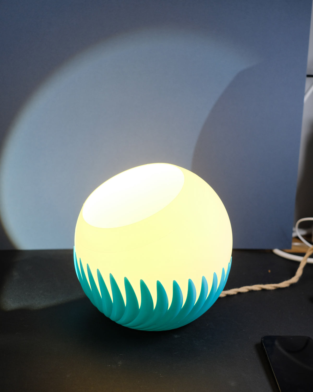 Modern Sphere E27 Lamp side angle glow