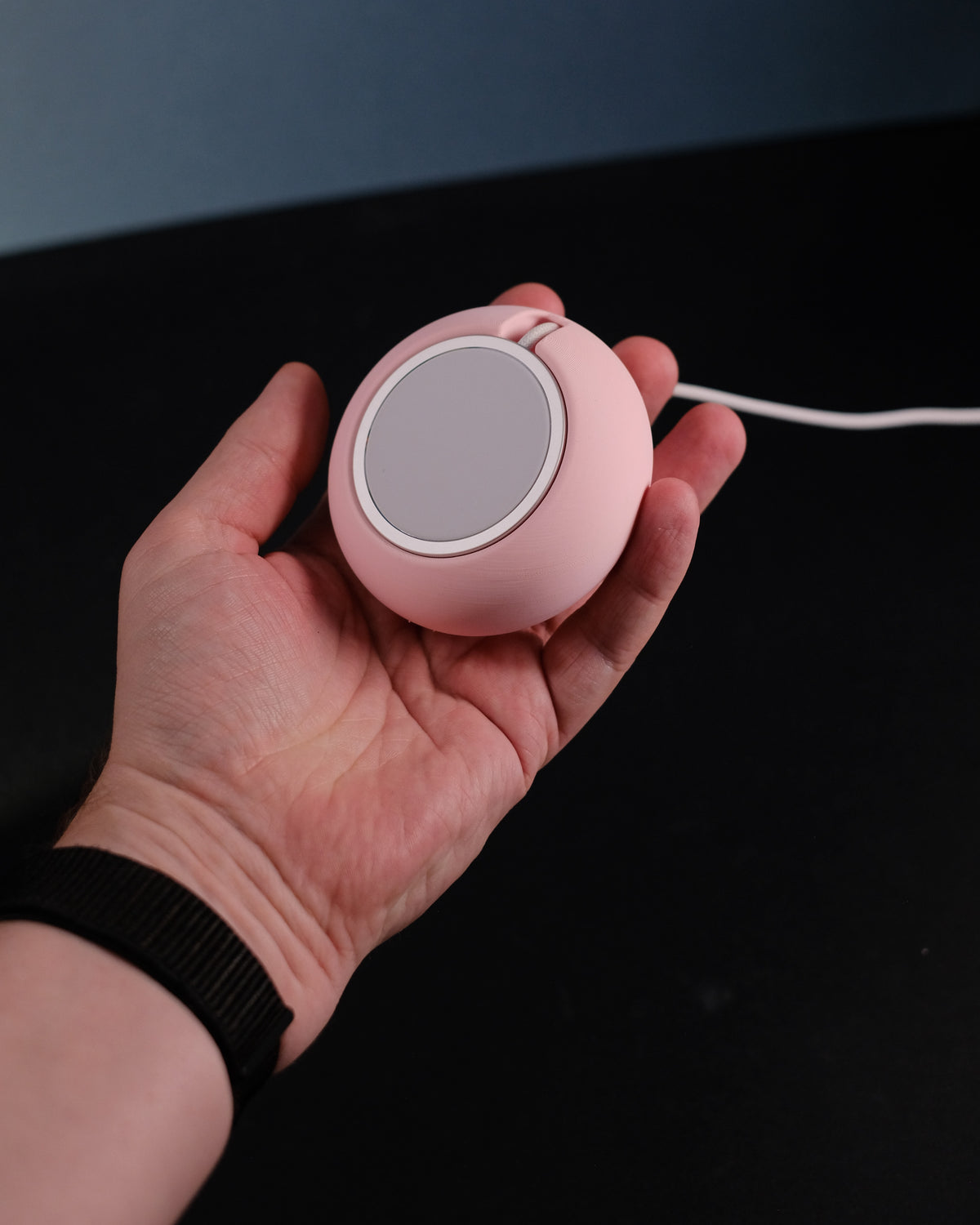 Minimalist Donut MagSafe Charger Stand
