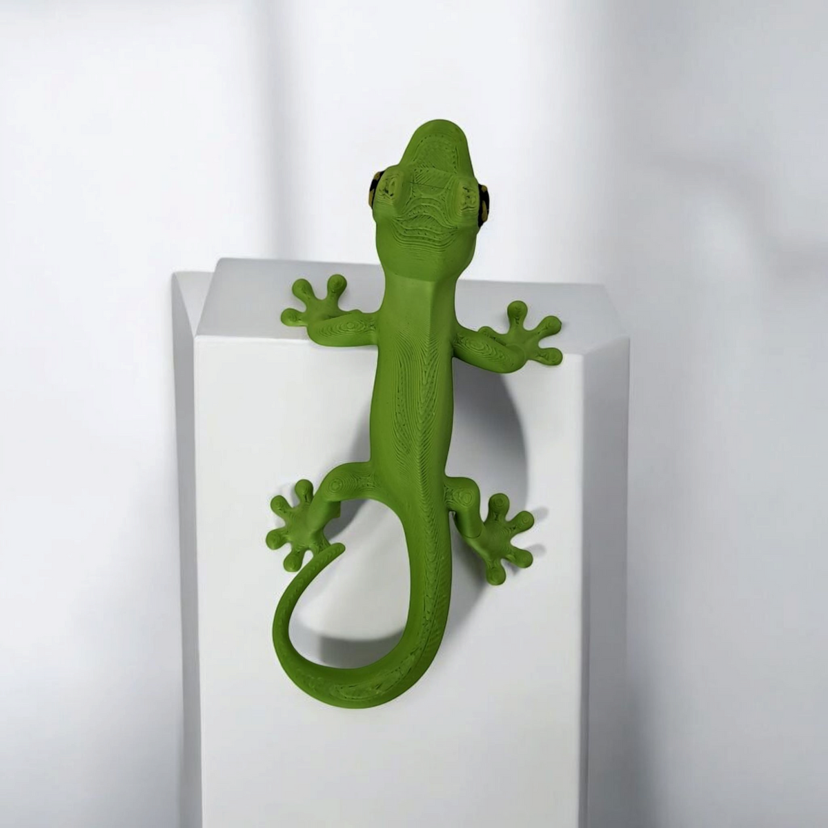 Tiny Desert Gecko Figurine
