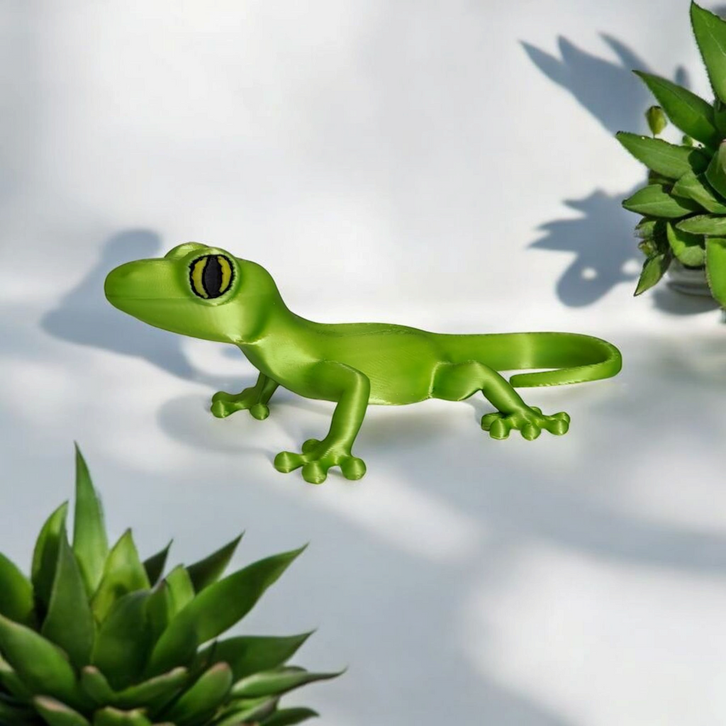 Small Gecko — A Tiny Desert Wanderer Awaits!