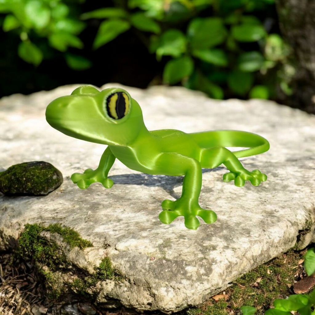 Small Gecko — A Tiny Desert Wanderer Awaits!