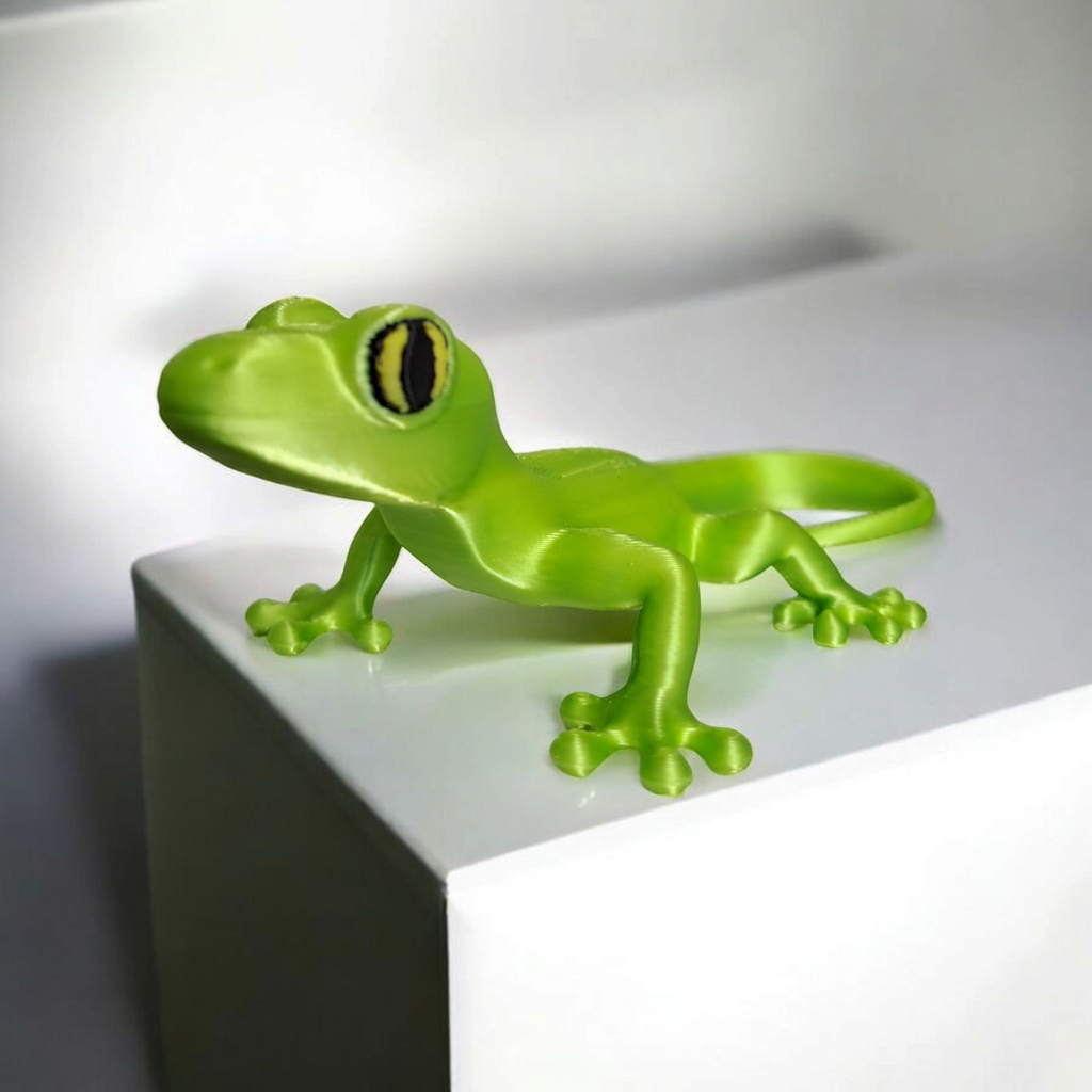 Small Gecko — A Tiny Desert Wanderer Awaits!