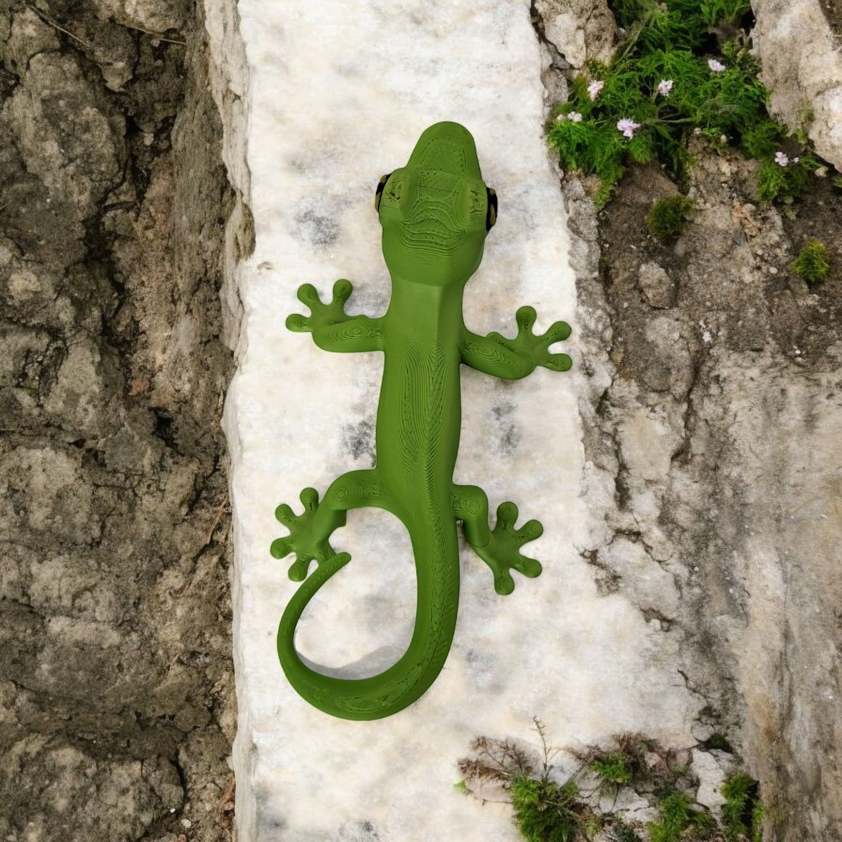 Tiny Desert Gecko Figurine