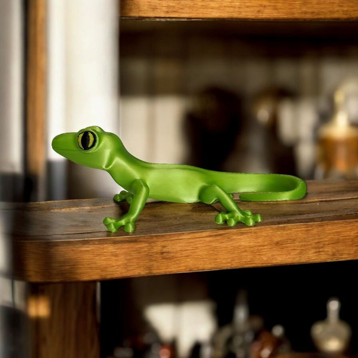 Tiny Desert Gecko Figurine