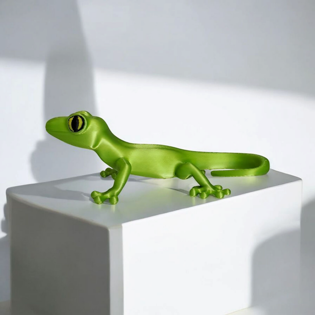 Tiny Desert Gecko Figurine