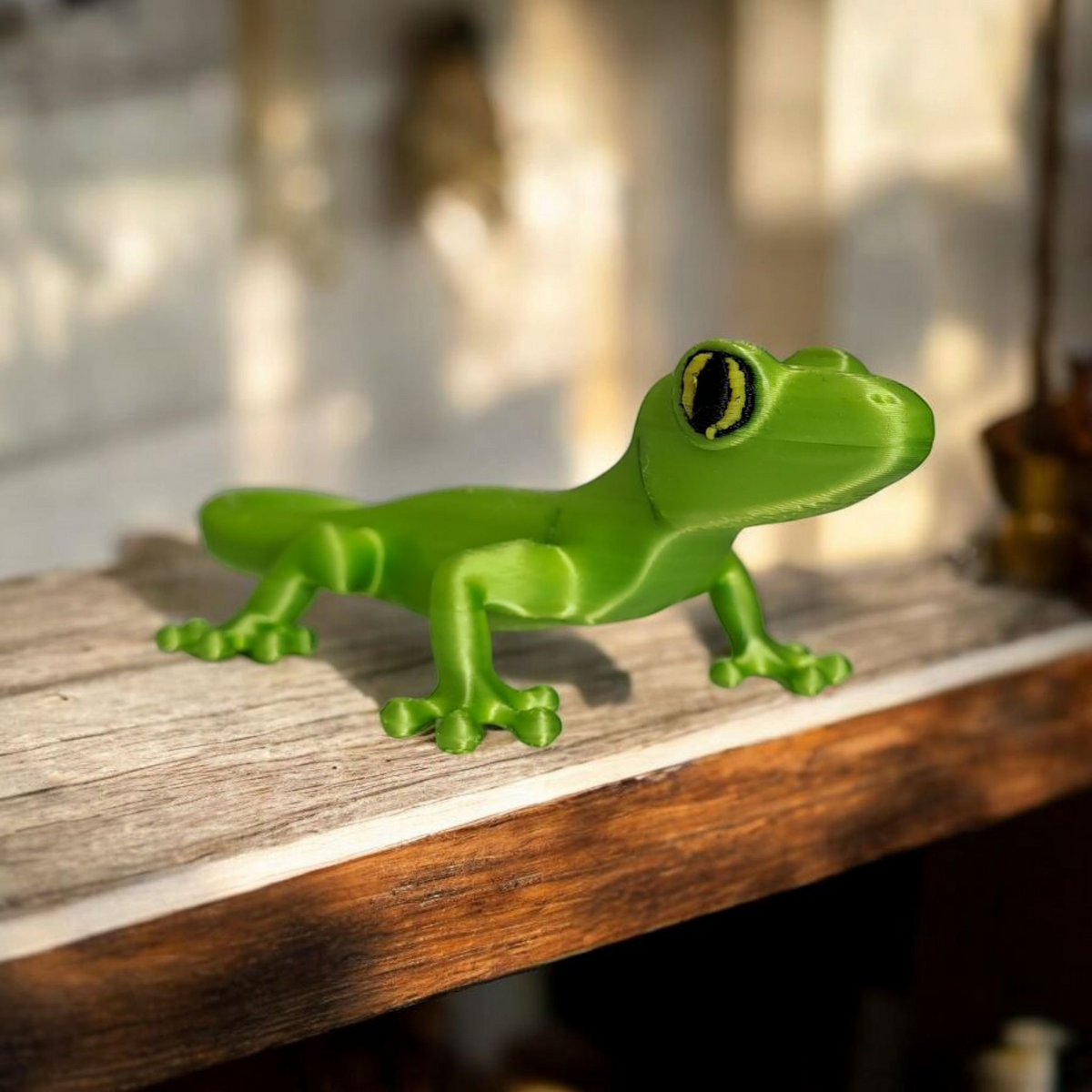 Tiny Desert Gecko Figurine