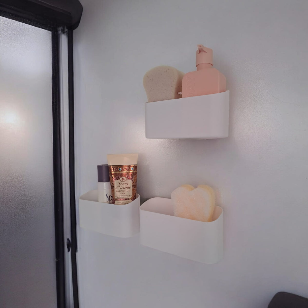 Hydro Holder – Wall-Mounted Organizer with Smart Drainage