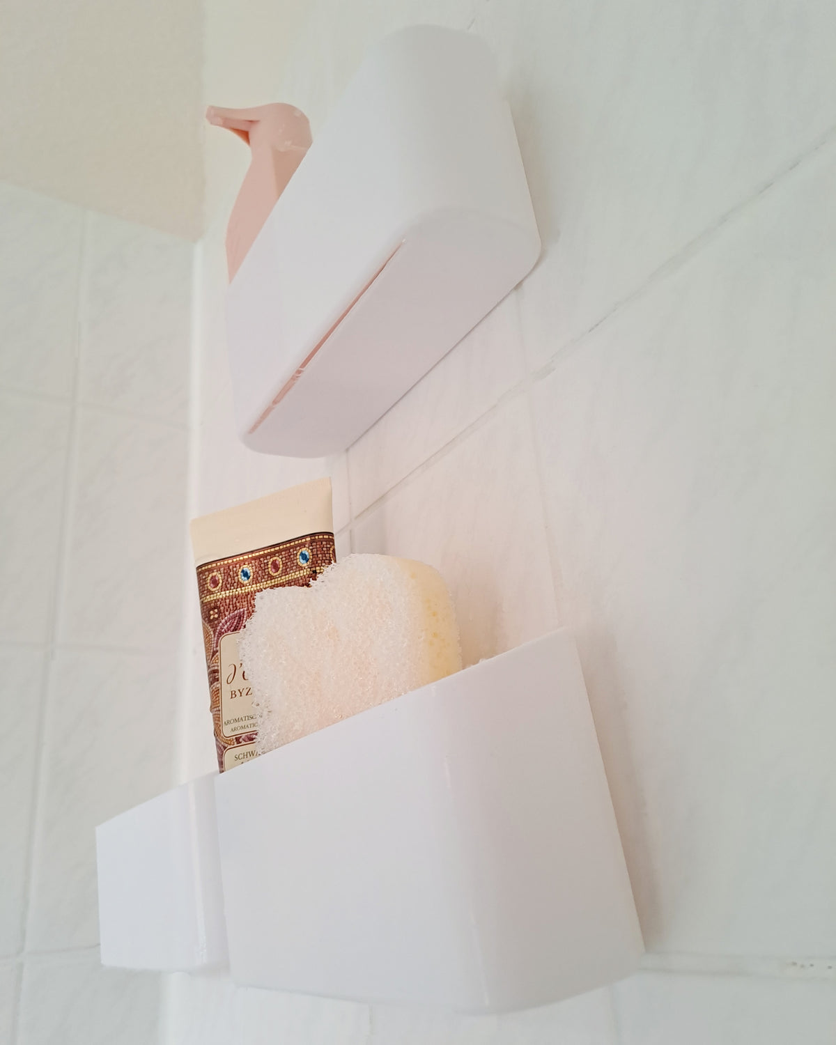 Hydro Holder – Wall-Mounted Organizer with Smart Drainage