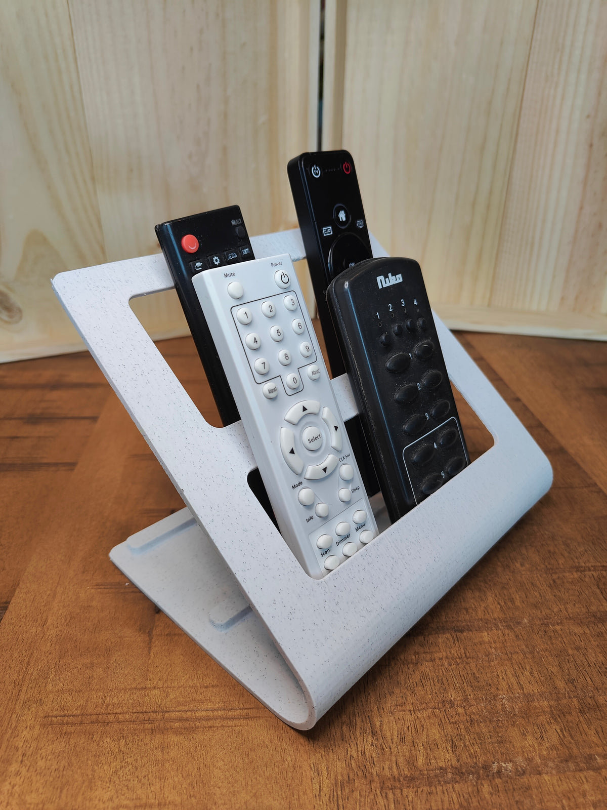 Remote Control & Smartphone Organiser