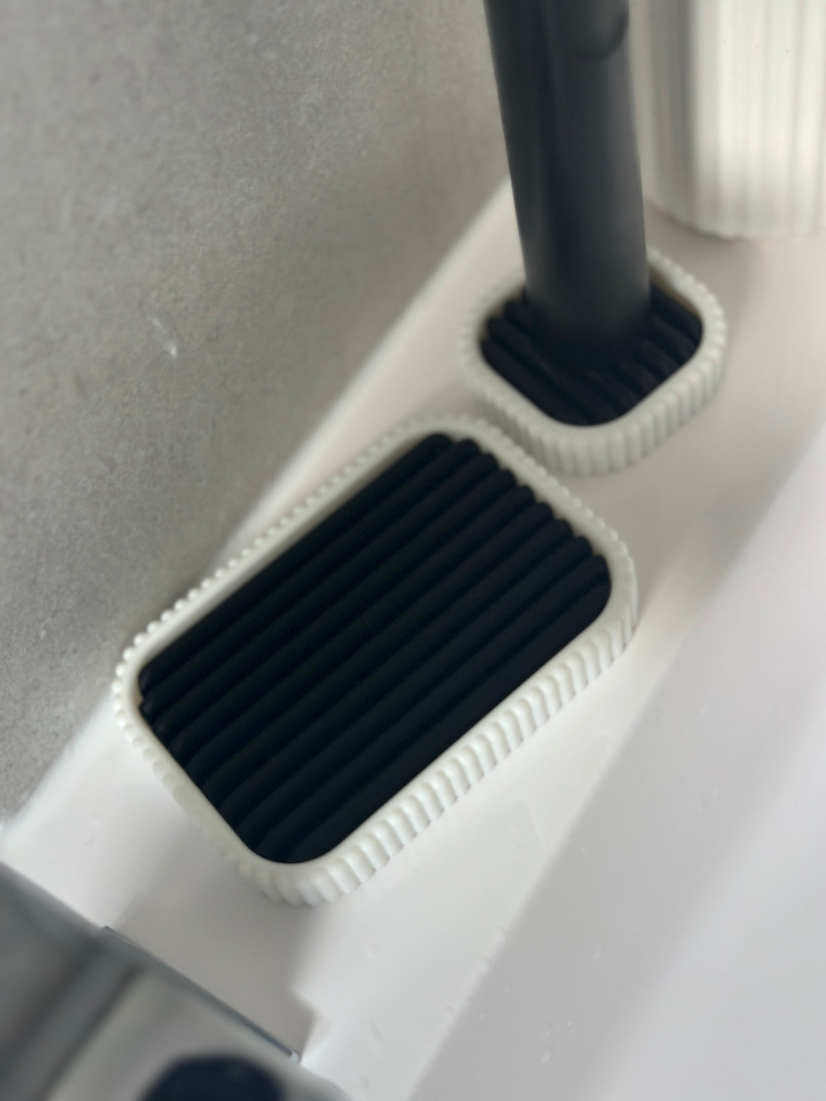 Modern Ribbed Soap Dish