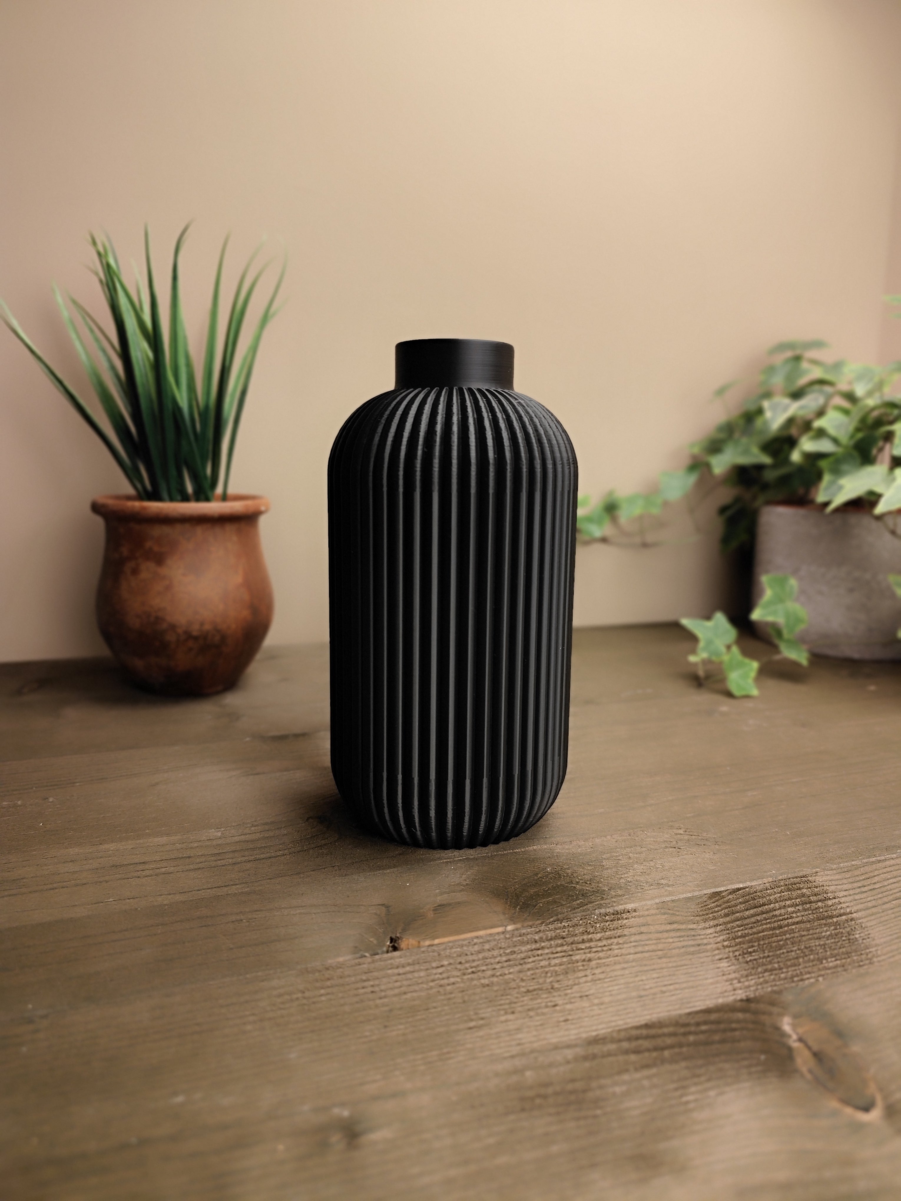 Ribbed Minimalist Vase