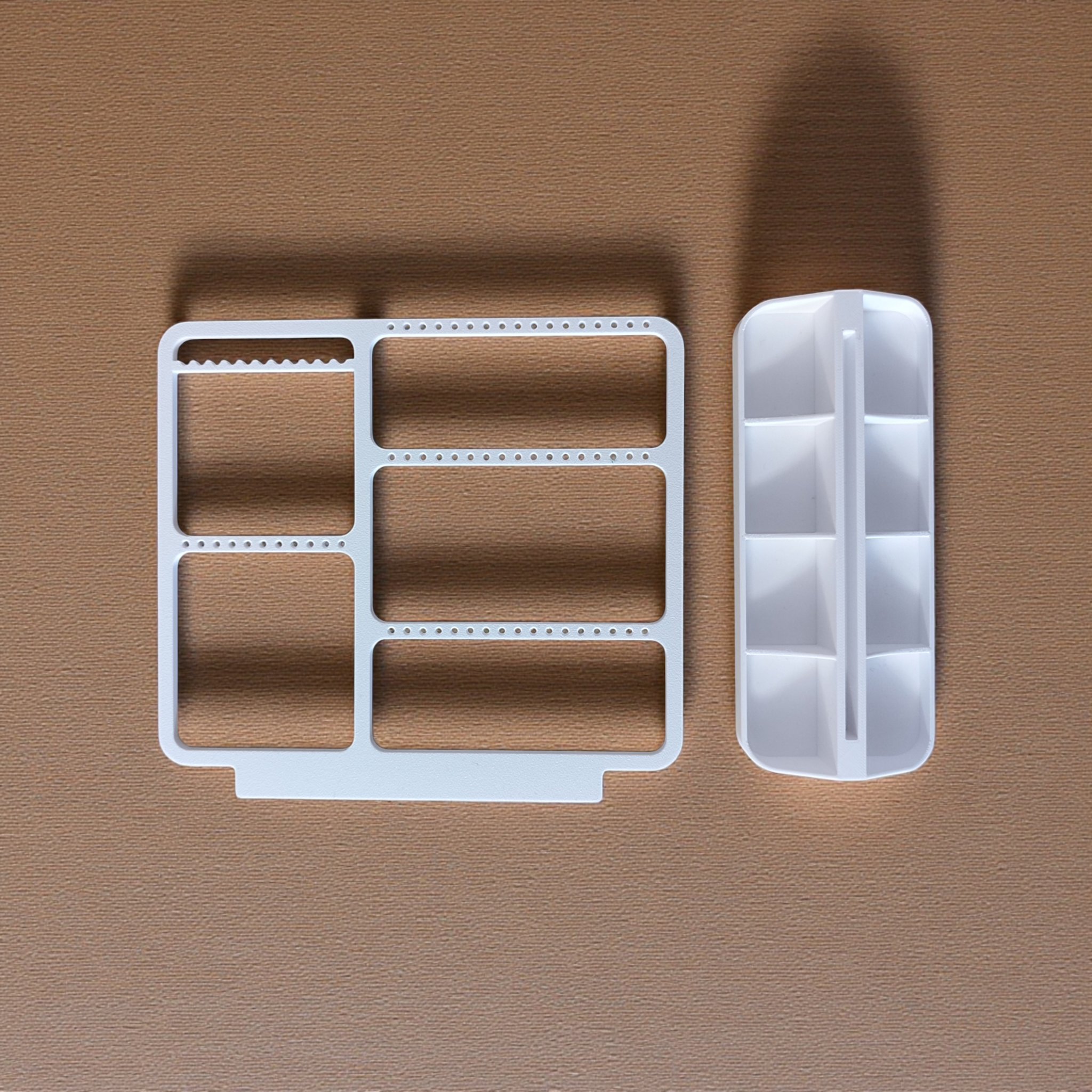 Modern jewelry organizer