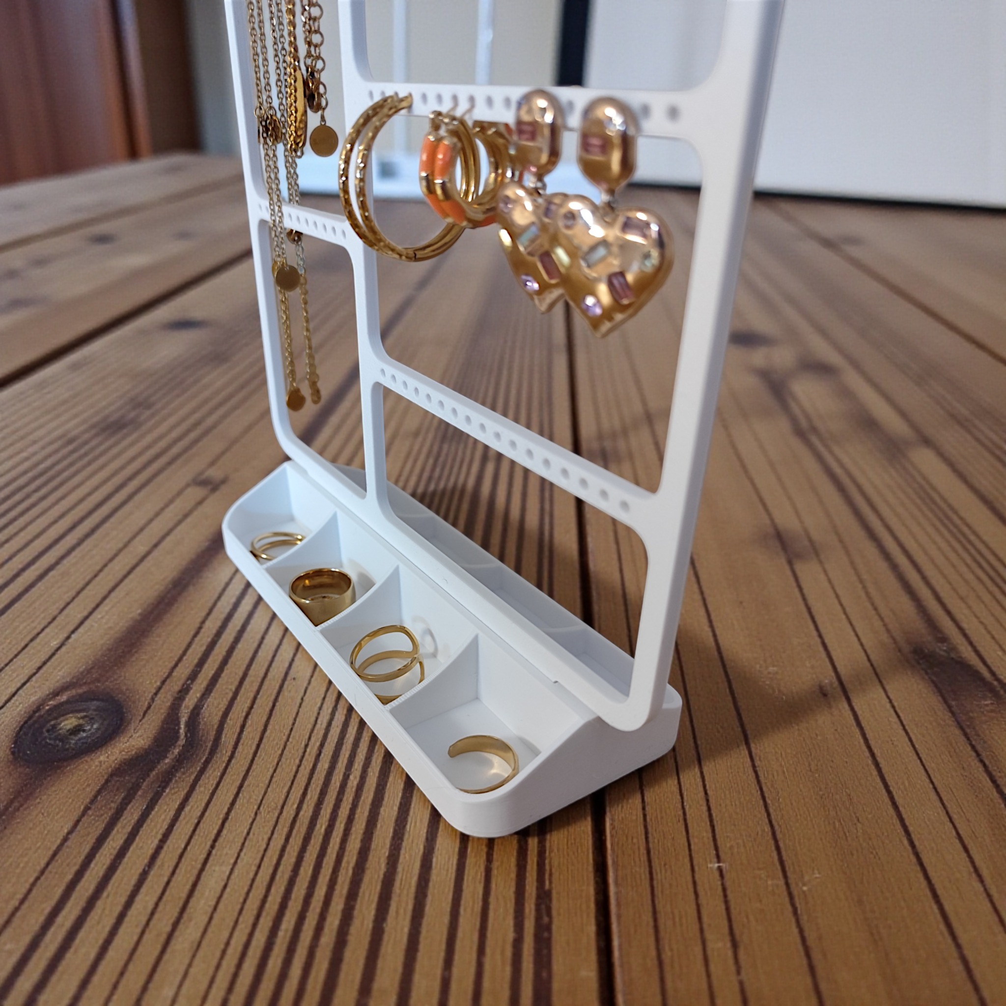 Modern jewelry organizer