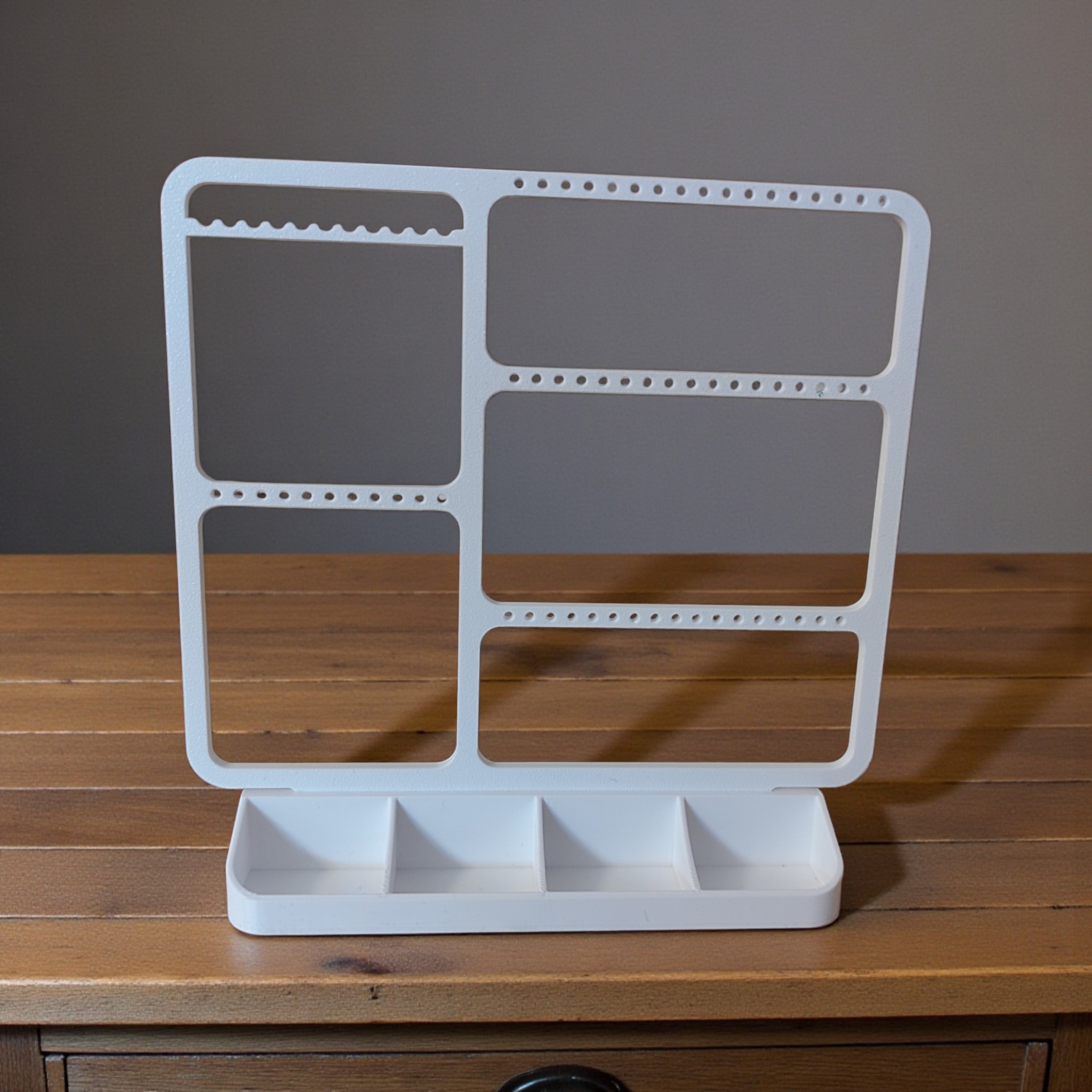 Modern jewelry organizer