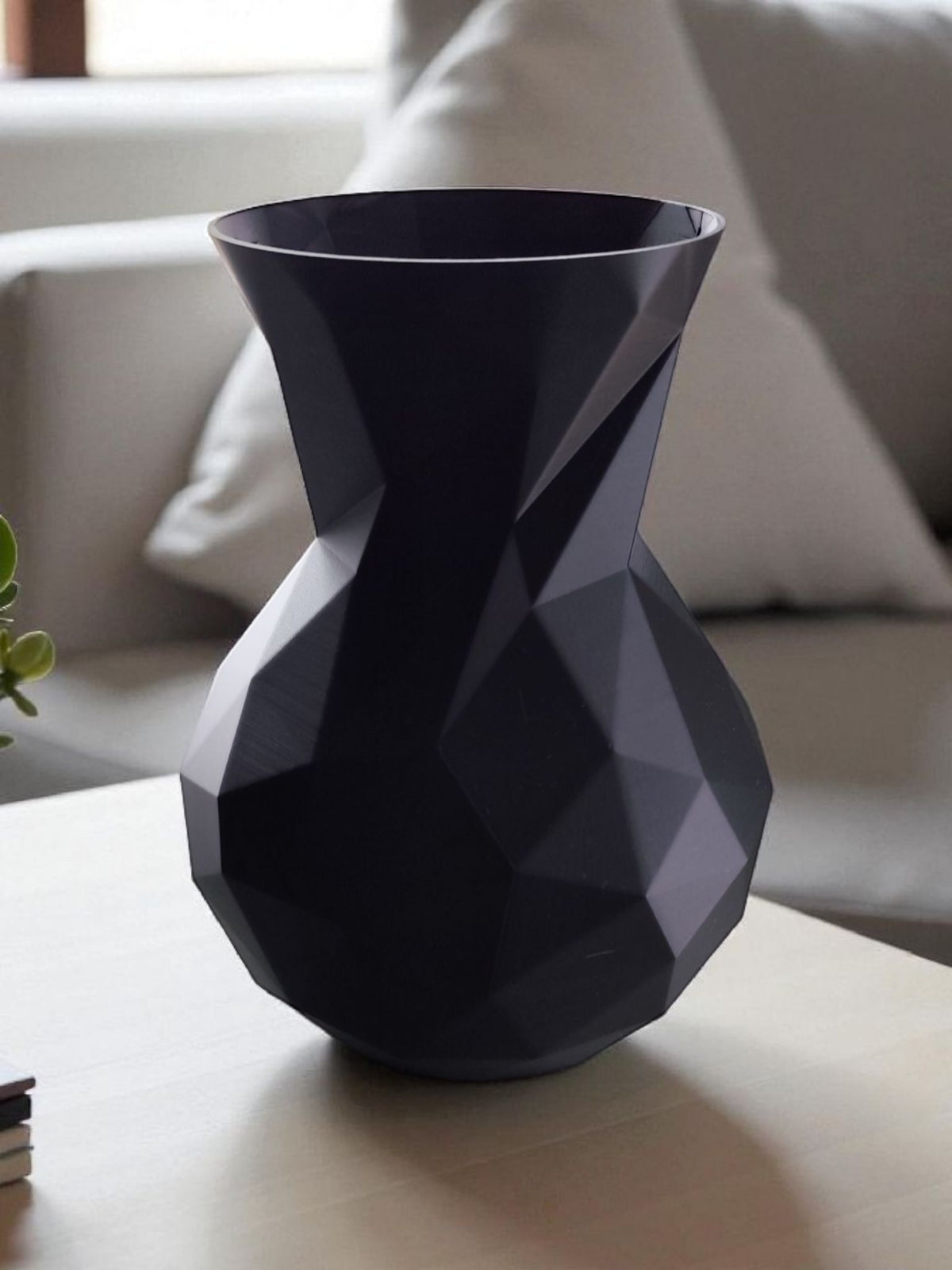 Low poly vase