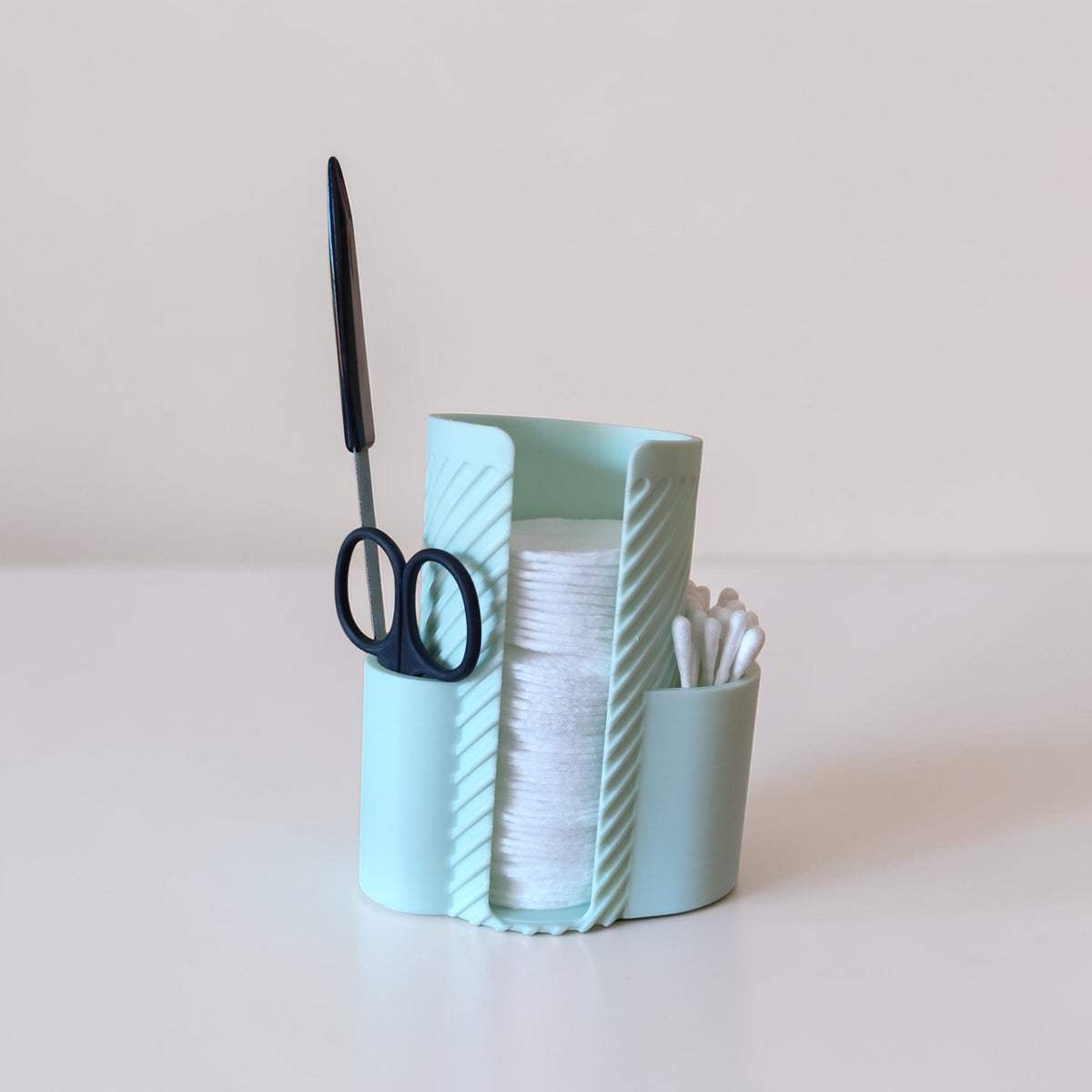 MakeUpMate 2.0 – Bathroom & Makeup Organizer