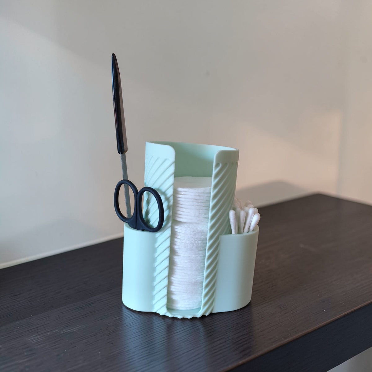 MakeUpMate 2.0 – Bathroom & Makeup Organizer
