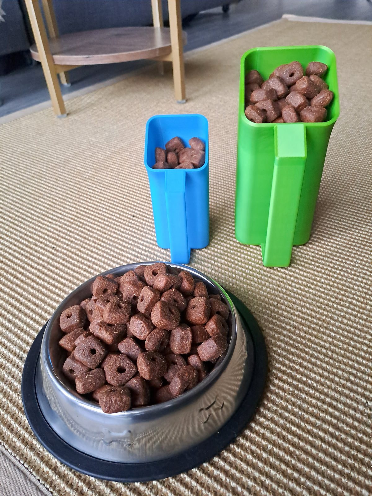 Modern Curved Pet Food Scoop