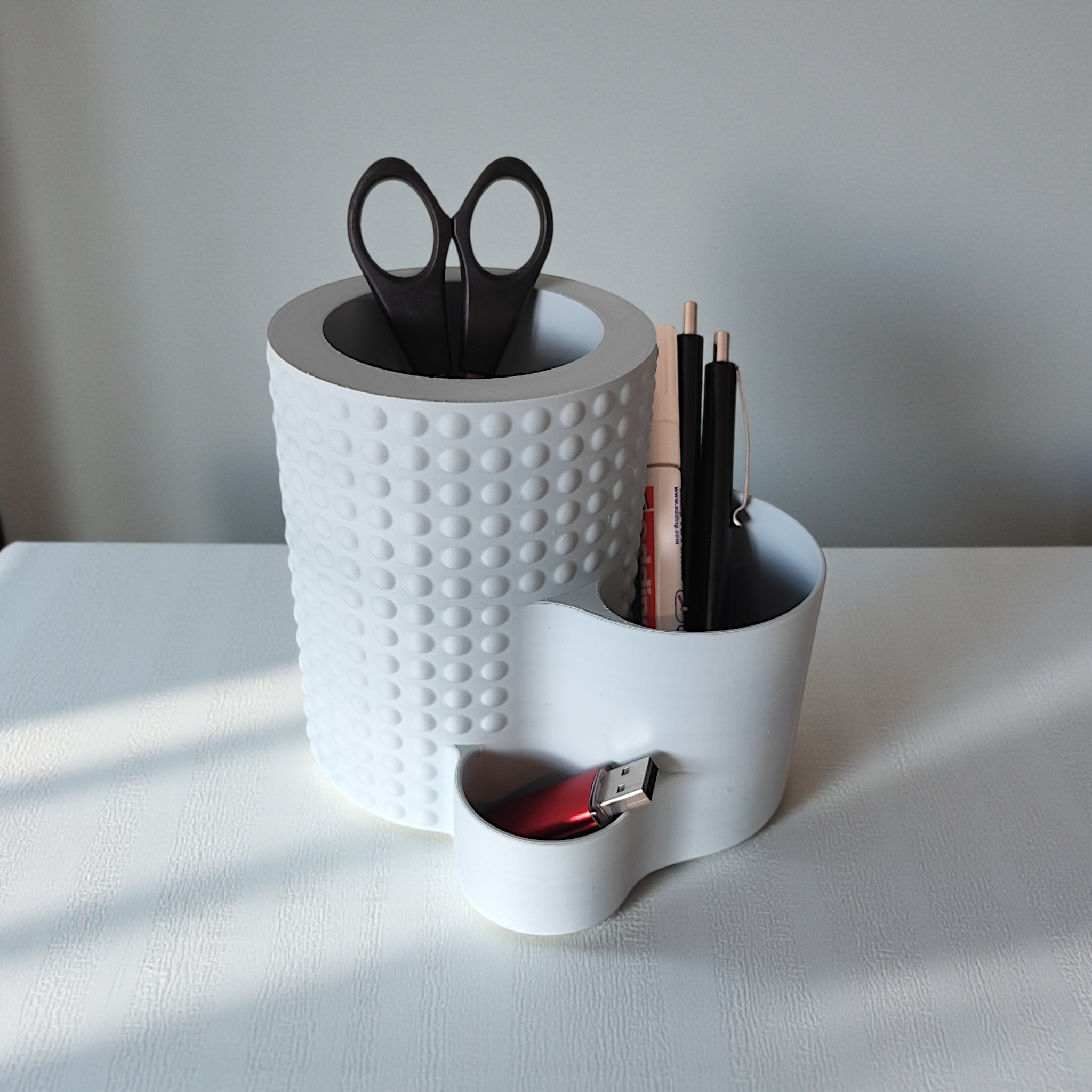 Modern Dotted Office Organiser