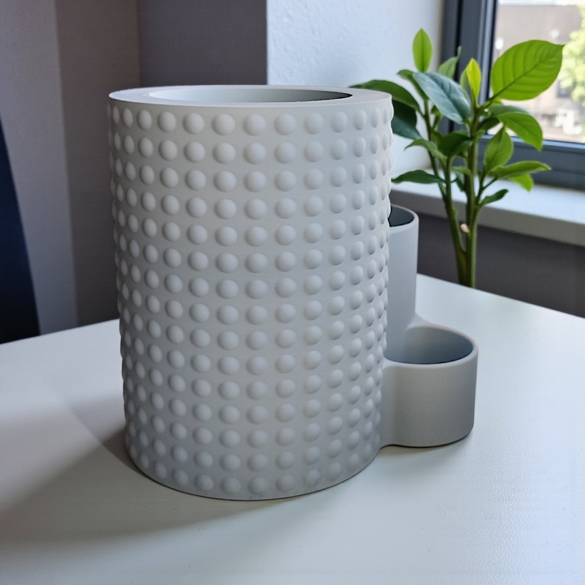 Modern Dotted Office Organiser