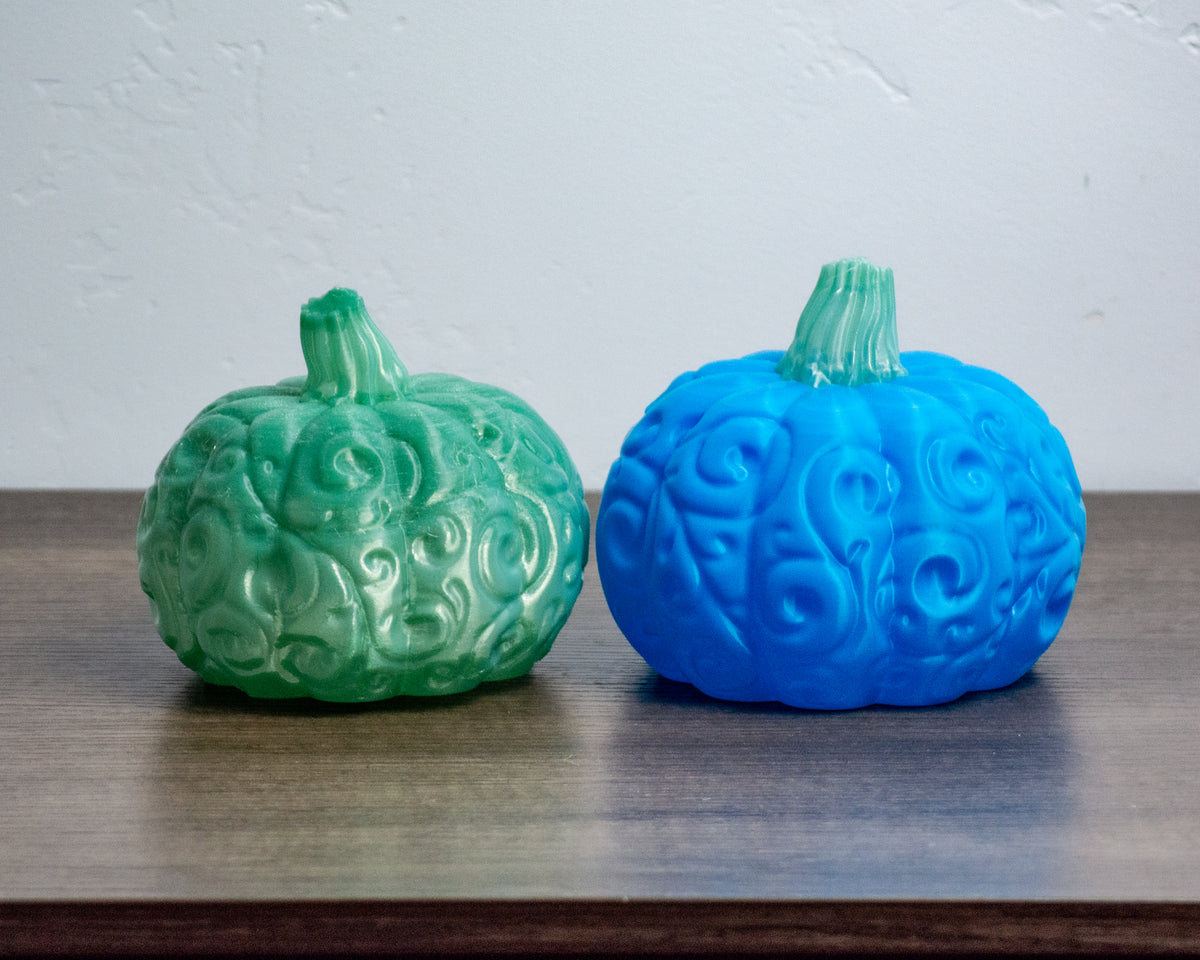 Yellow swirl pumpkin with green stem