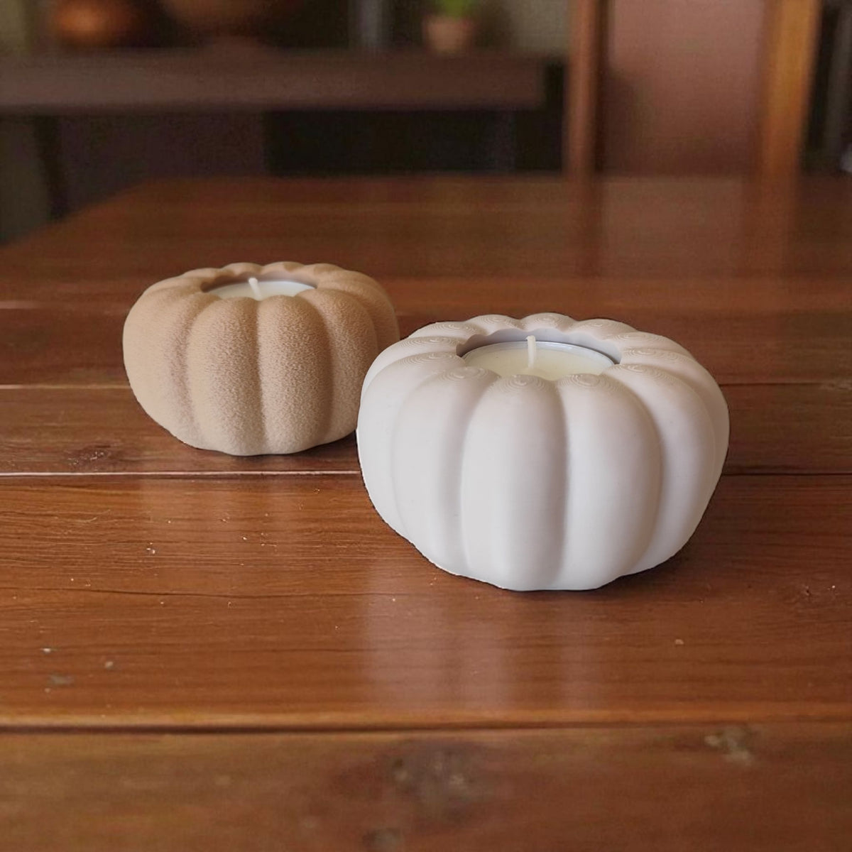 Two autumn pumpkin tealight holders product shot 9