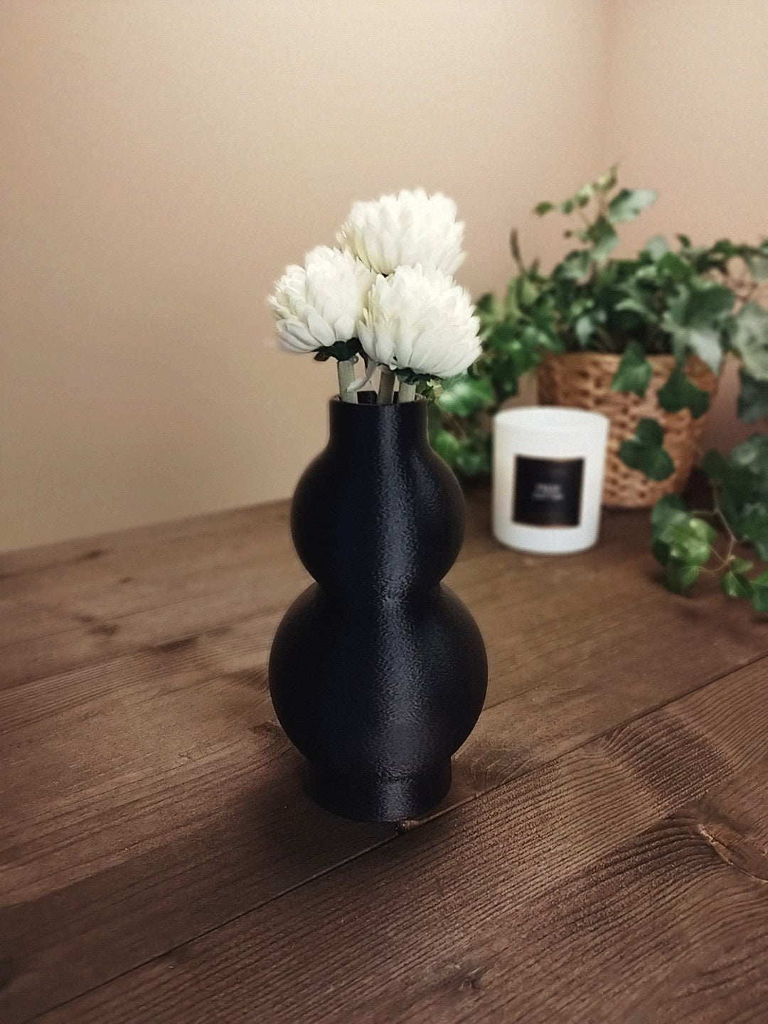Curved design vase