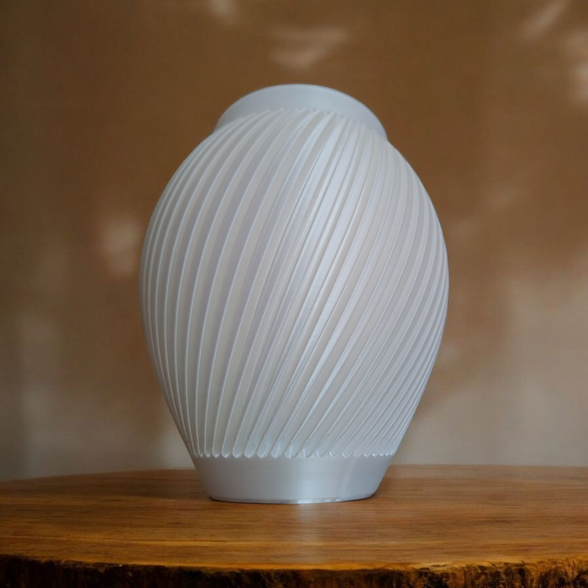 Versa – The Modern Slatted Design Vase