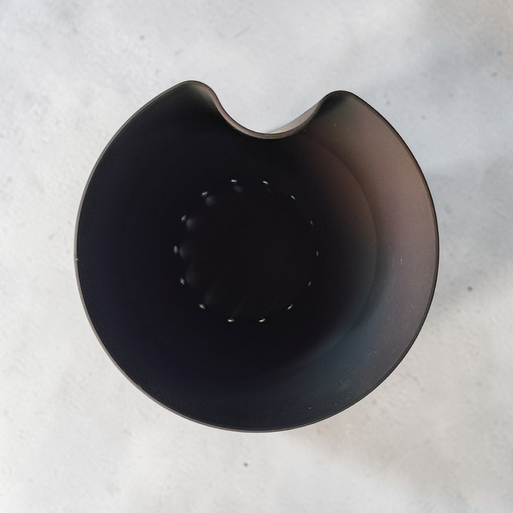 Self-watering plant pot in a hammered design