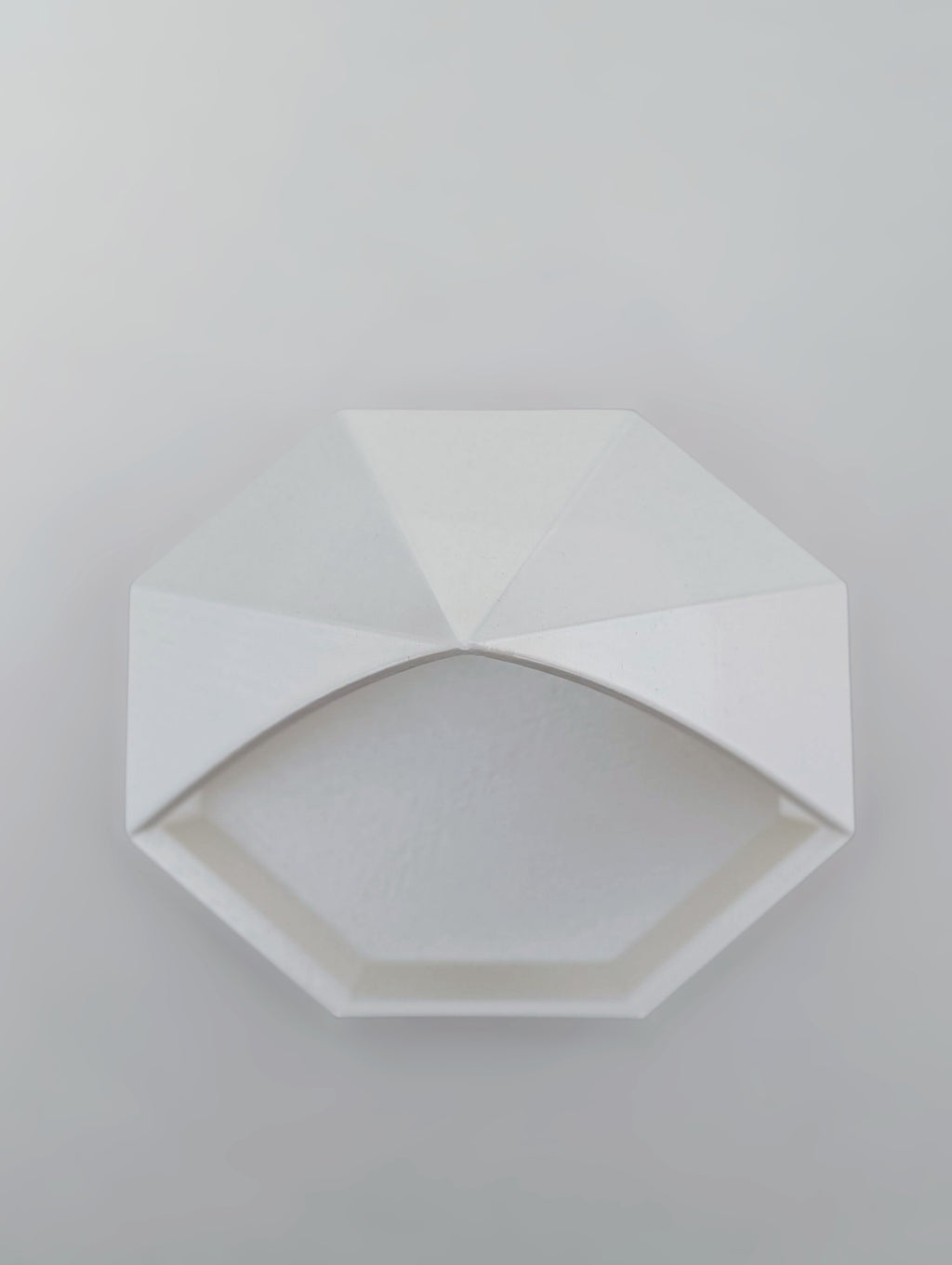Pyramidal Tray