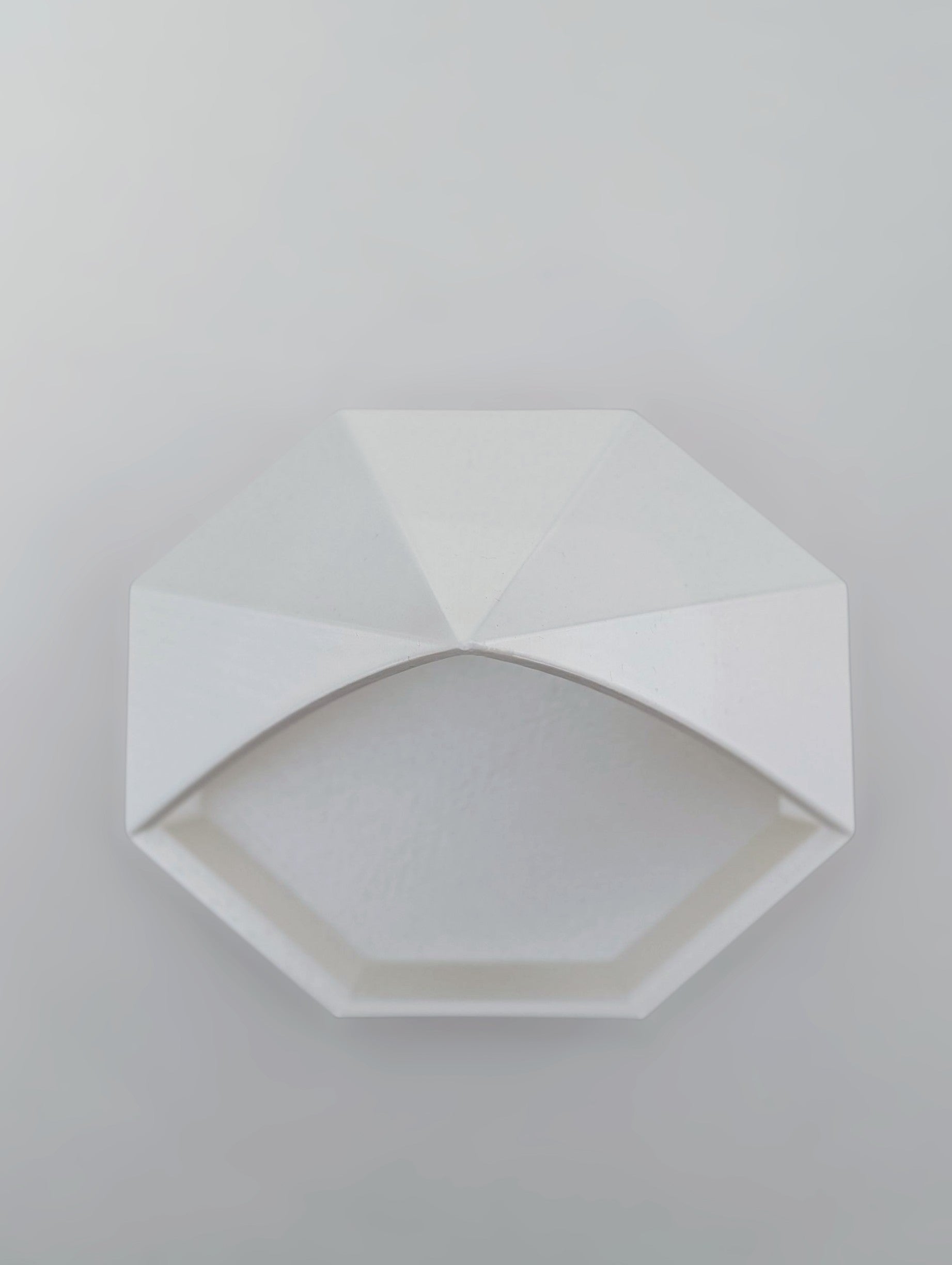 Pyramidal Tray