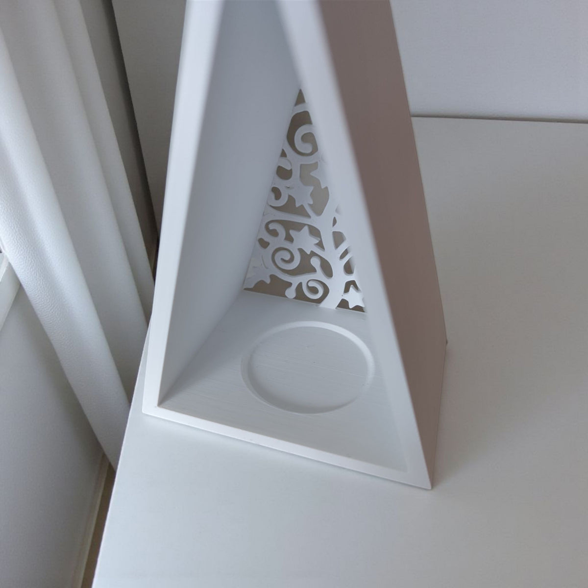 Pyramid lantern product shot 9