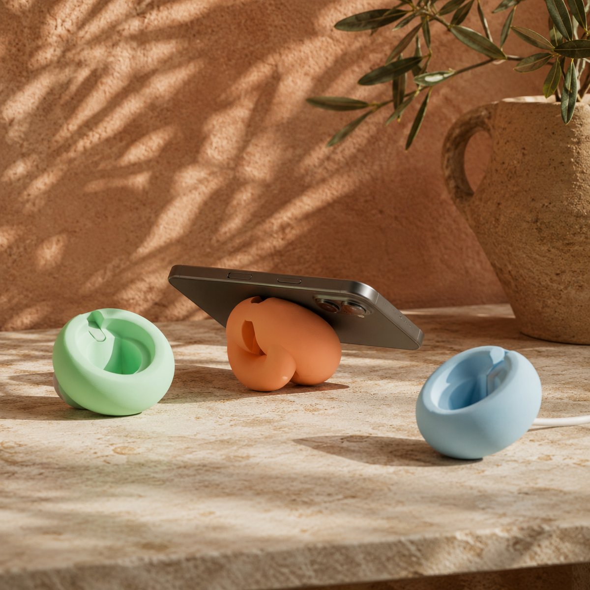 Minimalist Donut MagSafe Charger Stand