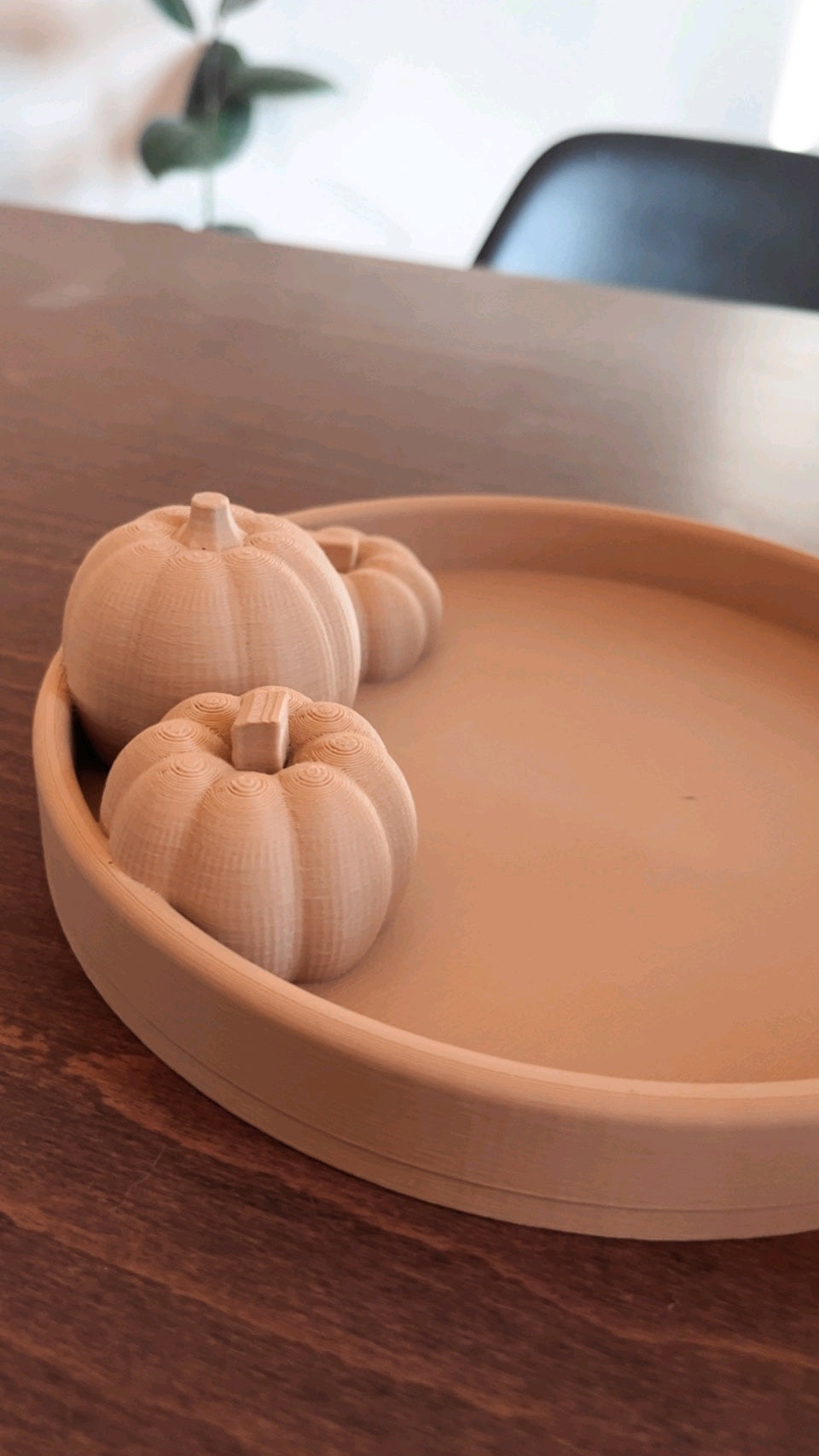 Beige round Pumpkin Tray with three pumpkin details